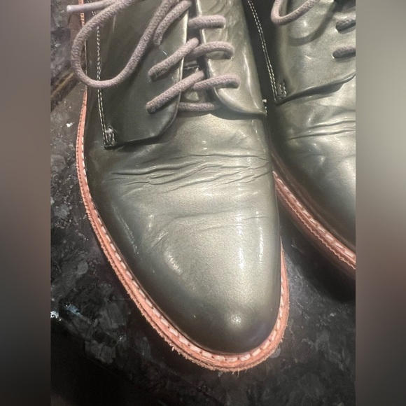 Vince Camuto ladies leather oxfords. Metallic Olive green. 8.5. Very good cond - Picture 11 of 11